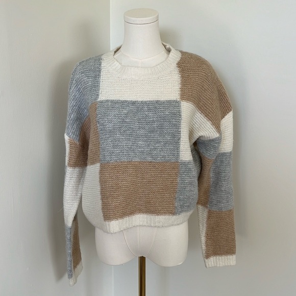 Cozy Neutral Knit Sweater - Picture 1 of 3